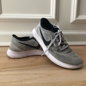 Women’s Gray Nike Free Runs